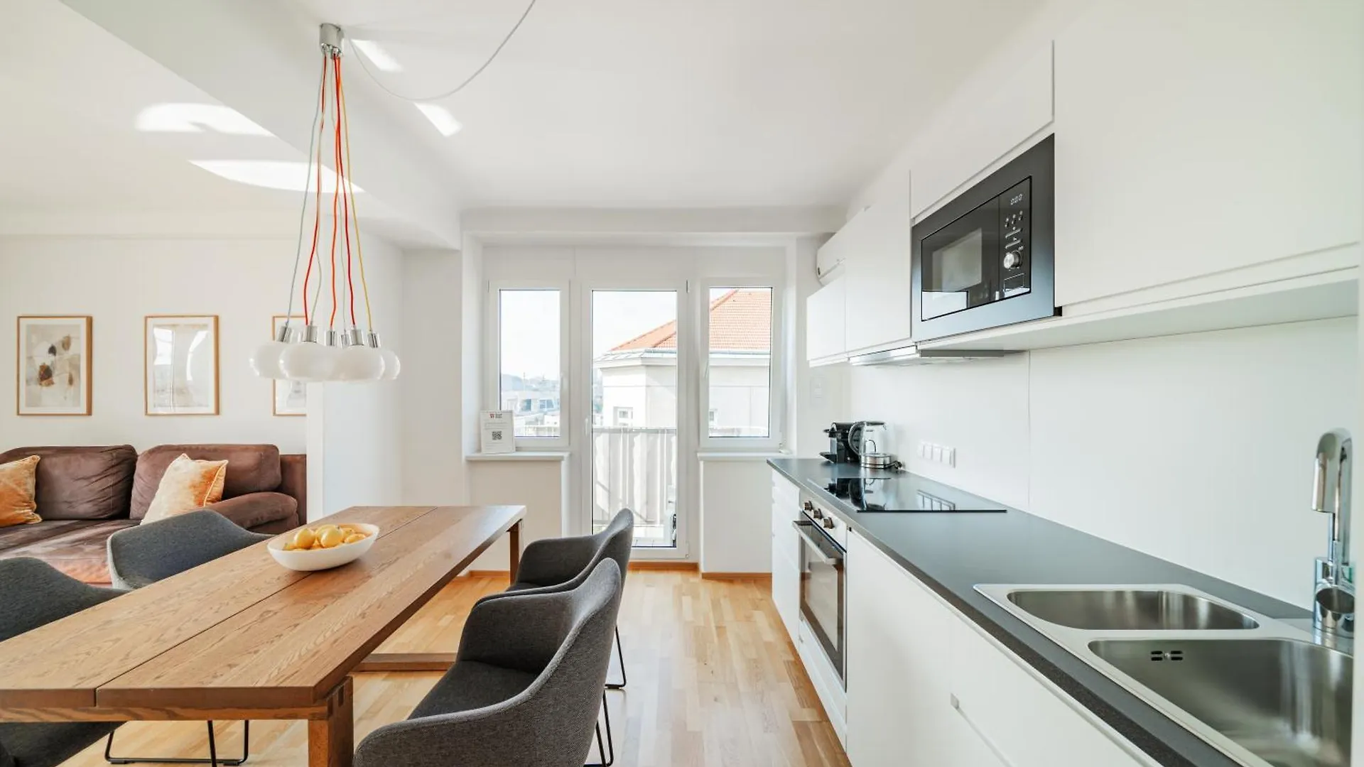 Central 60M2 Suite 10 Min Walk From Main Station Wien 0*,