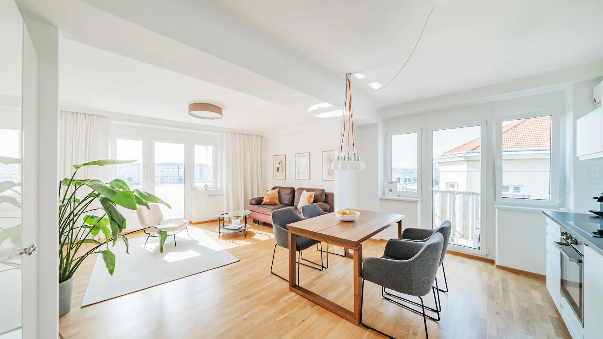 Central 60M2 Suite 10 Min Walk From Main Station Wien
