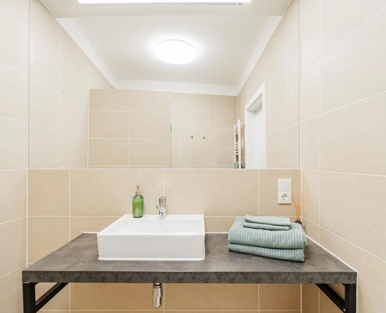 Central 60M2 Suite 10 Min Walk From Main Station Wien Österreich