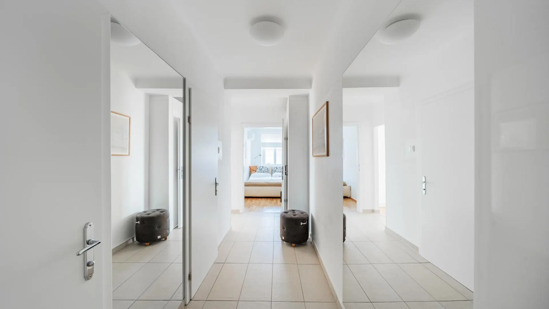 Central 60M2 Suite 10 Min Walk From Main Station Wien 0*,