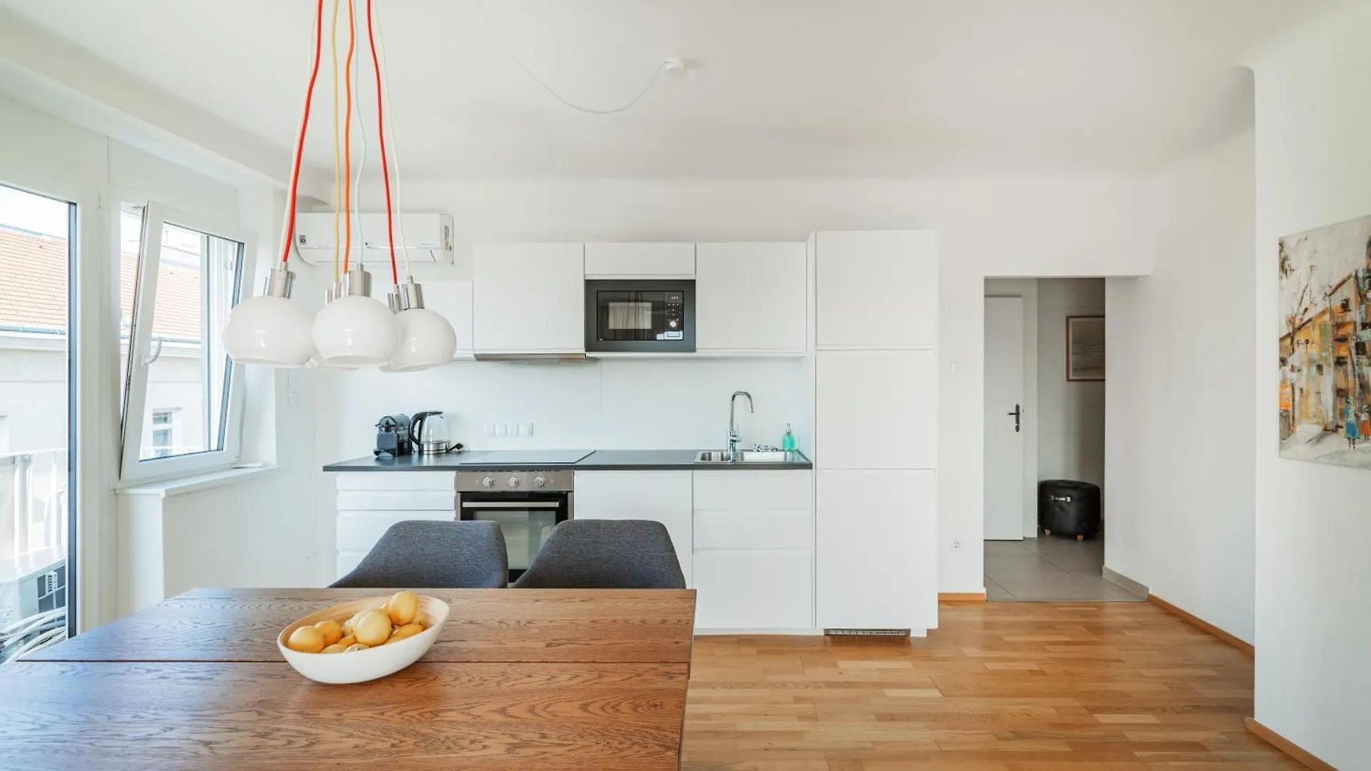 Central 60M2 Suite 10 Min Walk From Main Station Wien Apartment